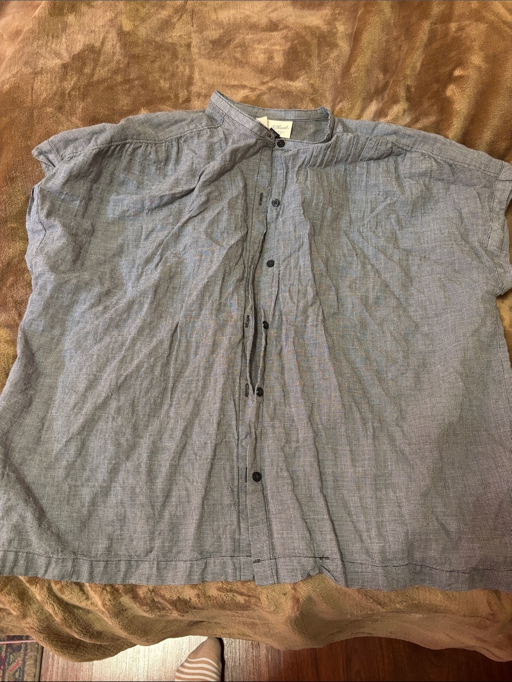 Universal Thread Men's Short-Sleeve Button Shirt in Chambray Blue